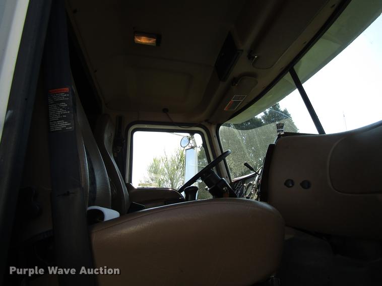 image for item EU9642 2007 Mack CL733 semi truck