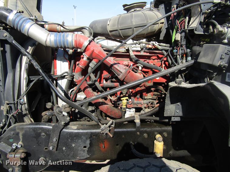 image for item EU9642 2007 Mack CL733 semi truck