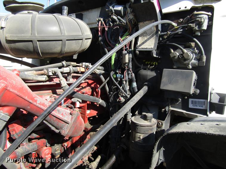 image for item EU9642 2007 Mack CL733 semi truck