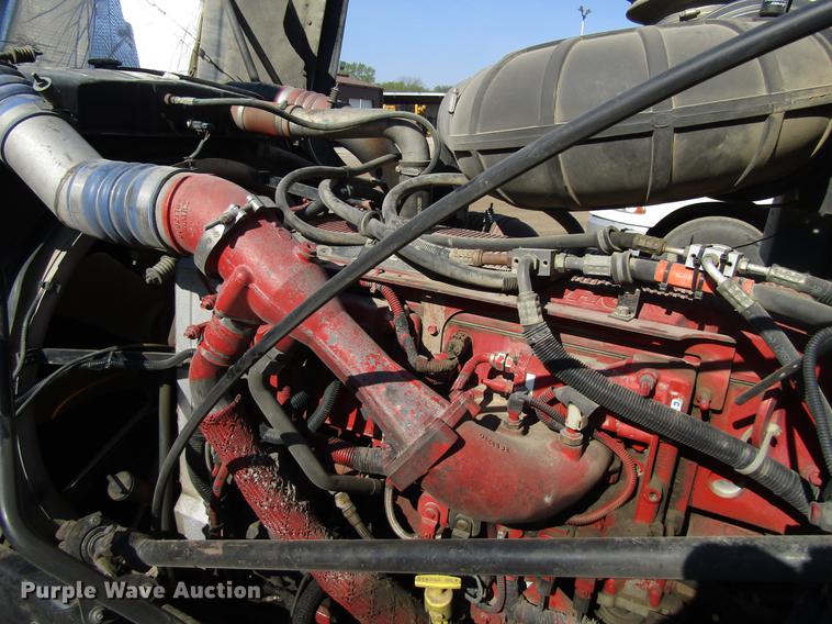 image for item EU9642 2007 Mack CL733 semi truck