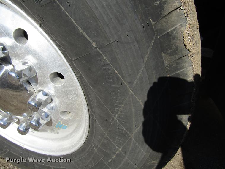 image for item EU9642 2007 Mack CL733 semi truck