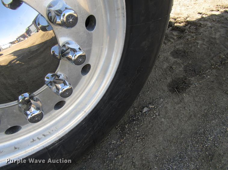 image for item EU9642 2007 Mack CL733 semi truck