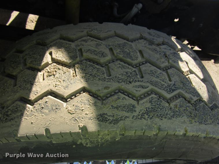 image for item EU9642 2007 Mack CL733 semi truck