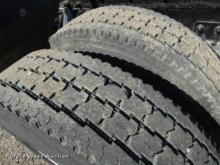 image for item EU9642 2007 Mack CL733 semi truck