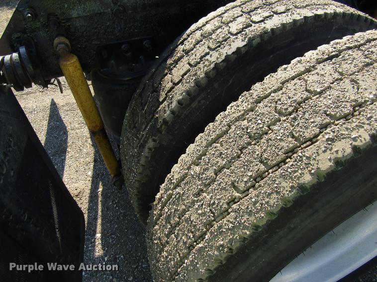 image for item EU9642 2007 Mack CL733 semi truck