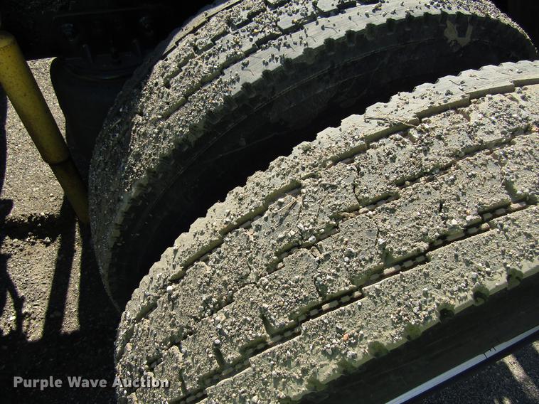 image for item EU9642 2007 Mack CL733 semi truck