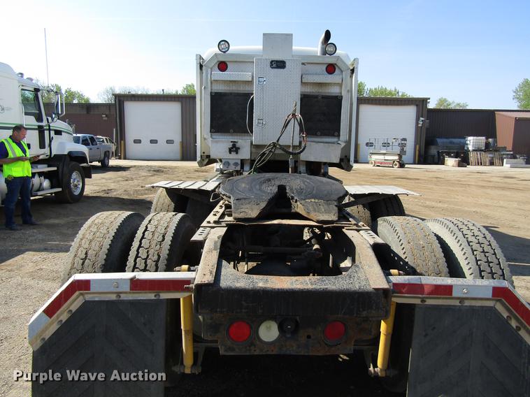 image for item EU9643 2004 Mack CX613 Vision semi truck