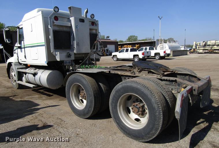 image for item EU9643 2004 Mack CX613 Vision semi truck