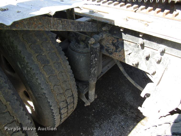 image for item EU9643 2004 Mack CX613 Vision semi truck