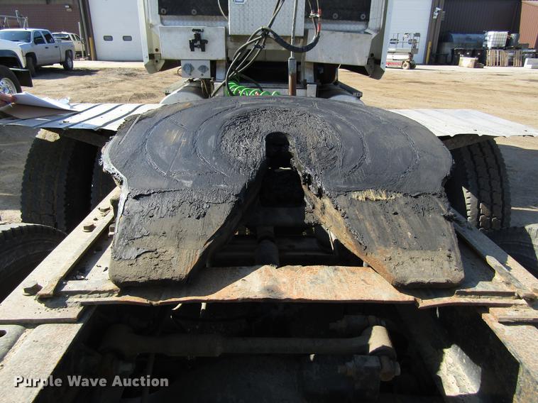 image for item EU9643 2004 Mack CX613 Vision semi truck