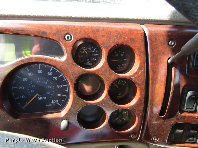 image for item EU9643 2004 Mack CX613 Vision semi truck