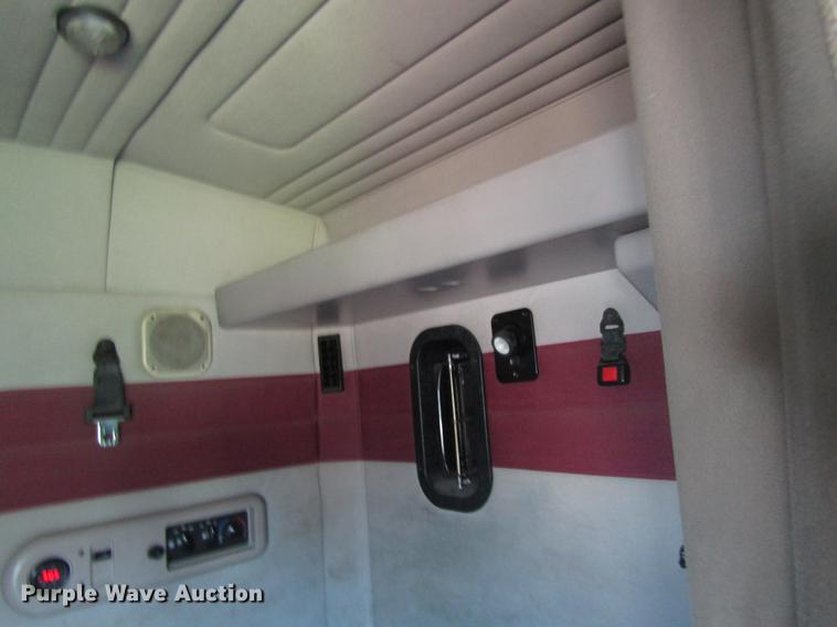 image for item EU9643 2004 Mack CX613 Vision semi truck