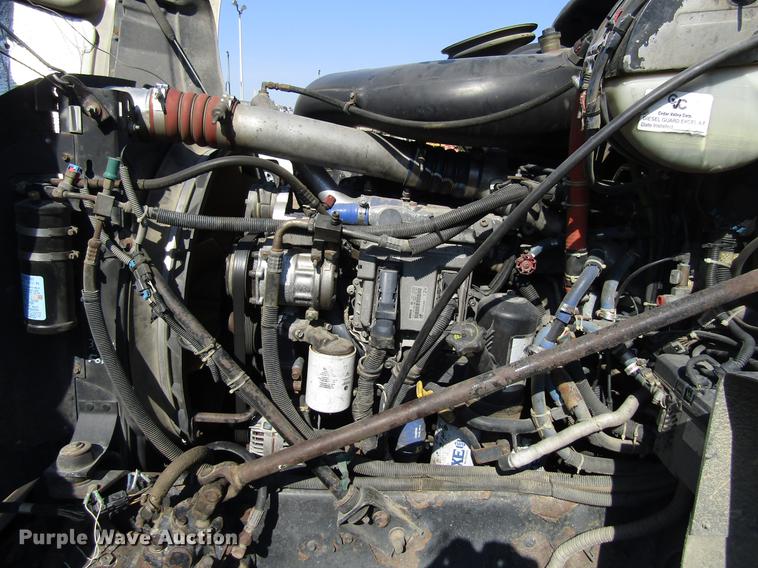 image for item EU9643 2004 Mack CX613 Vision semi truck