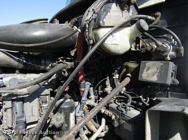 image for item EU9643 2004 Mack CX613 Vision semi truck