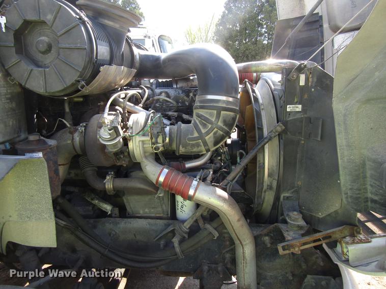 image for item EU9643 2004 Mack CX613 Vision semi truck