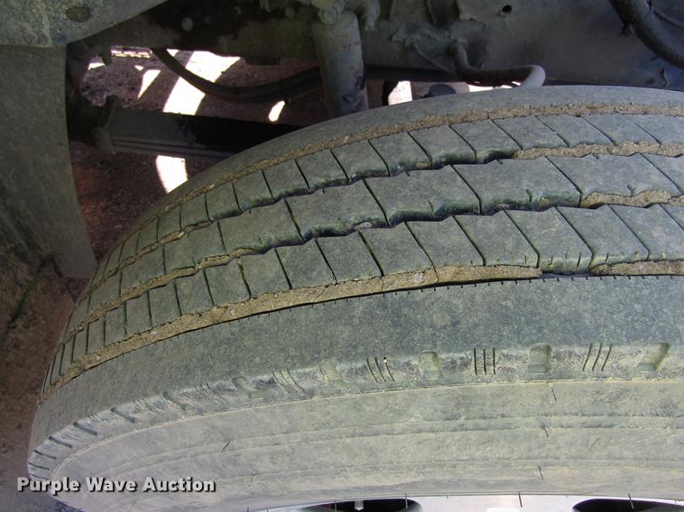 image for item EU9643 2004 Mack CX613 Vision semi truck