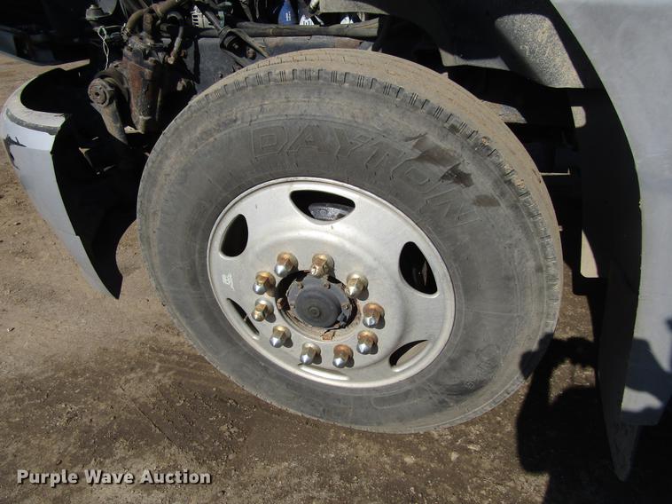 image for item EU9643 2004 Mack CX613 Vision semi truck