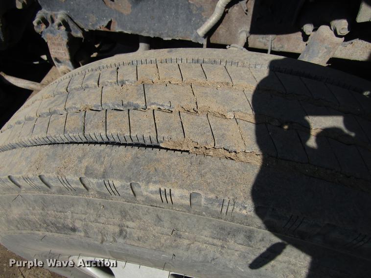 image for item EU9643 2004 Mack CX613 Vision semi truck