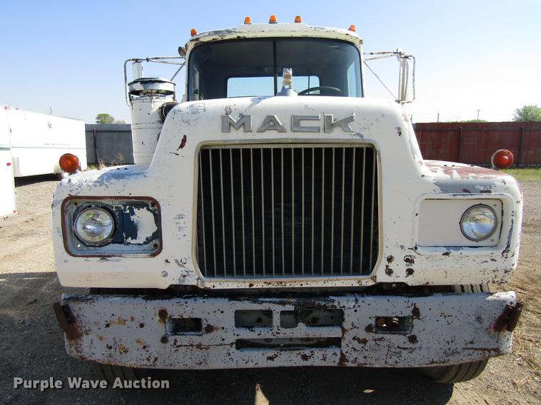 image for item EU9644 1980 Mack TT semi truck