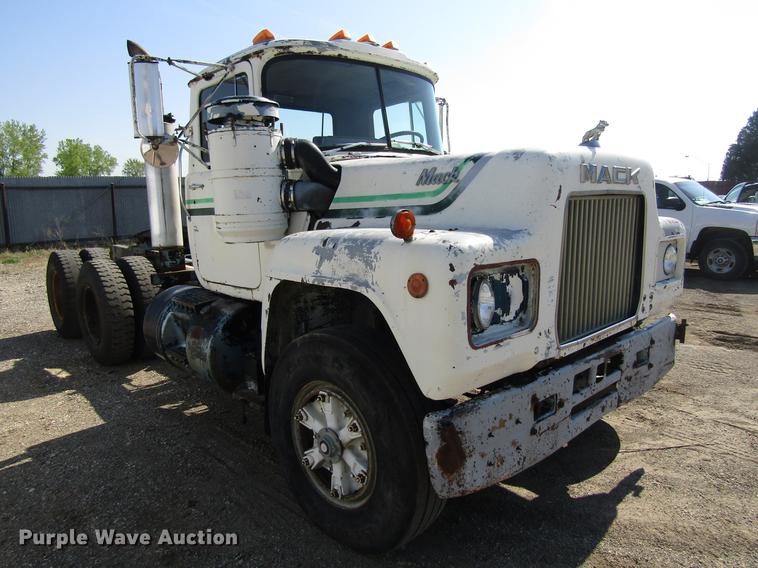 image for item EU9644 1980 Mack TT semi truck