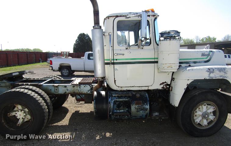 image for item EU9644 1980 Mack TT semi truck