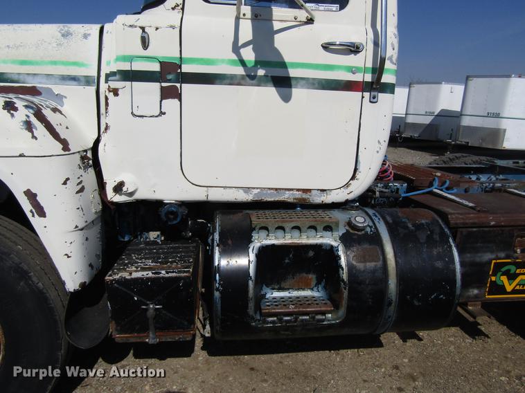 image for item EU9644 1980 Mack TT semi truck