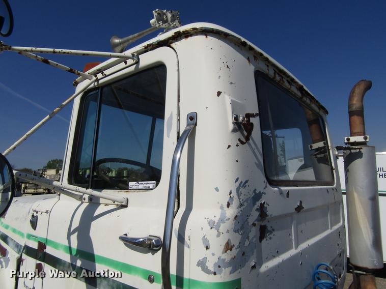 image for item EU9644 1980 Mack TT semi truck