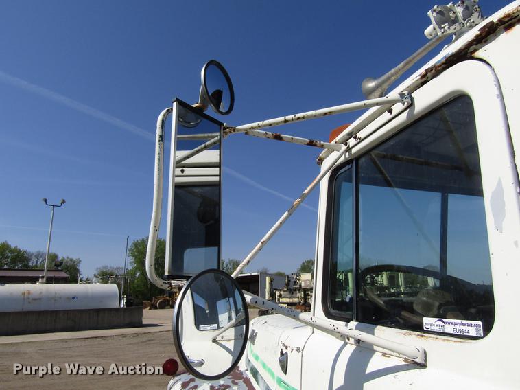 image for item EU9644 1980 Mack TT semi truck