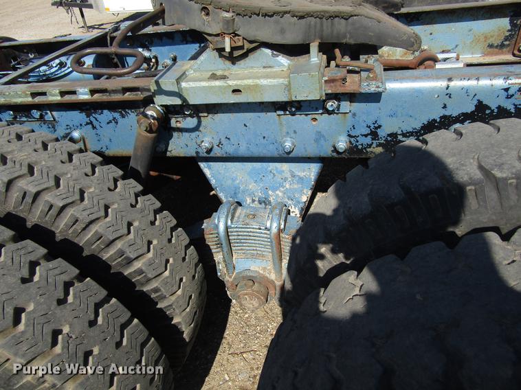 image for item EU9644 1980 Mack TT semi truck