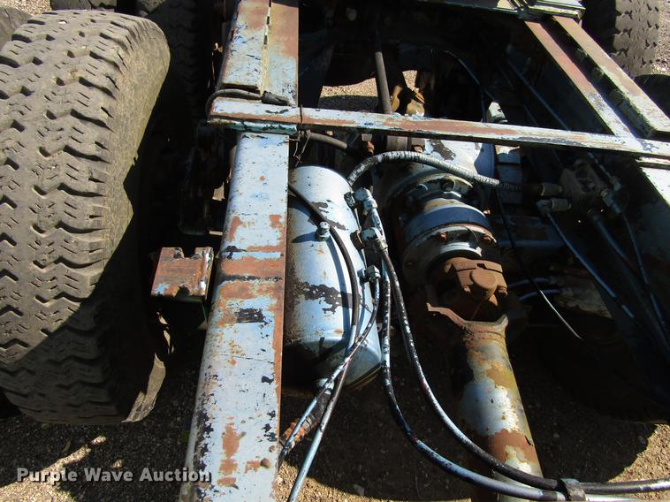 image for item EU9644 1980 Mack TT semi truck