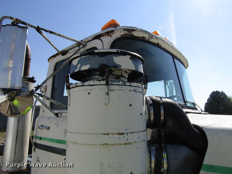 image for item EU9644 1980 Mack TT semi truck