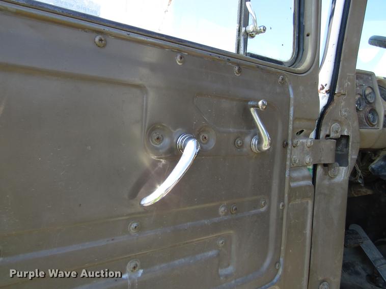 image for item EU9644 1980 Mack TT semi truck