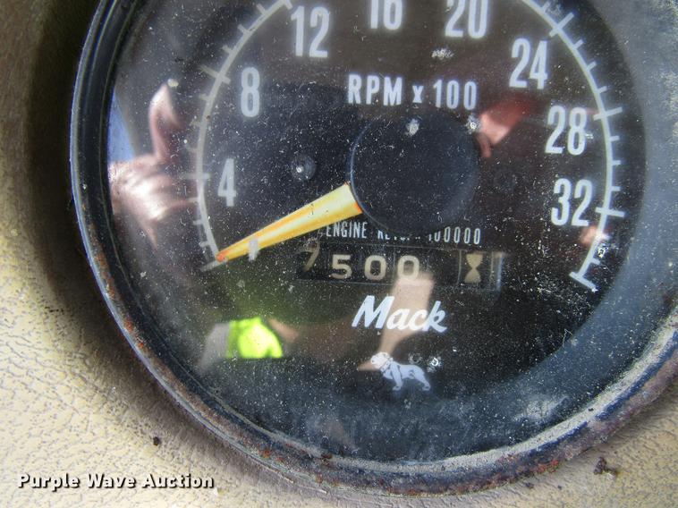 image for item EU9644 1980 Mack TT semi truck