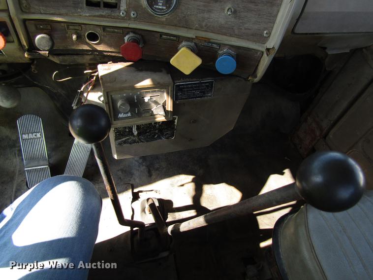 image for item EU9644 1980 Mack TT semi truck