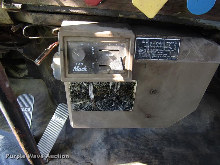 image for item EU9644 1980 Mack TT semi truck