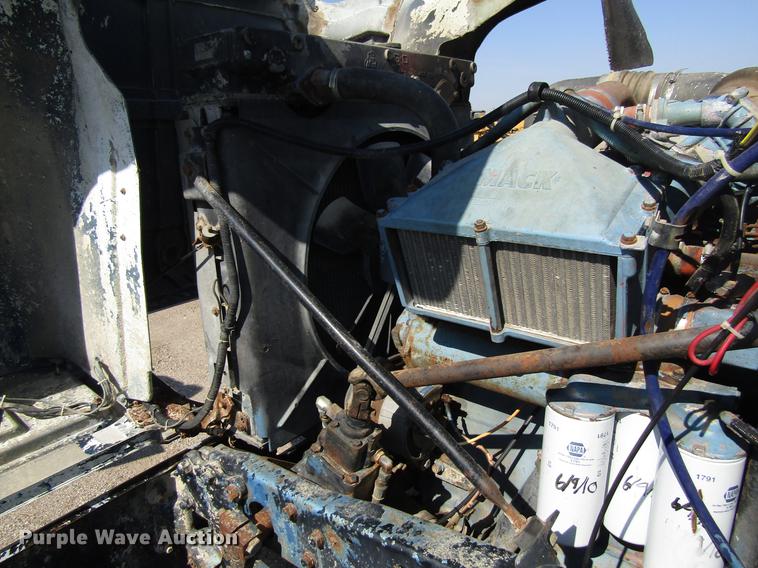 image for item EU9644 1980 Mack TT semi truck