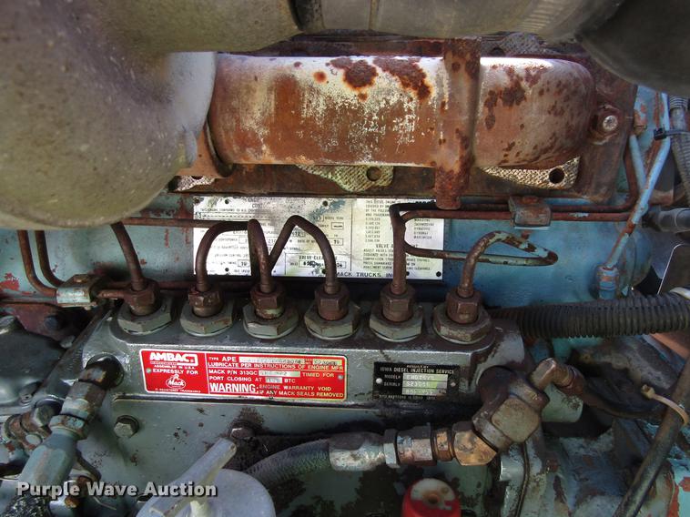 image for item EU9644 1980 Mack TT semi truck