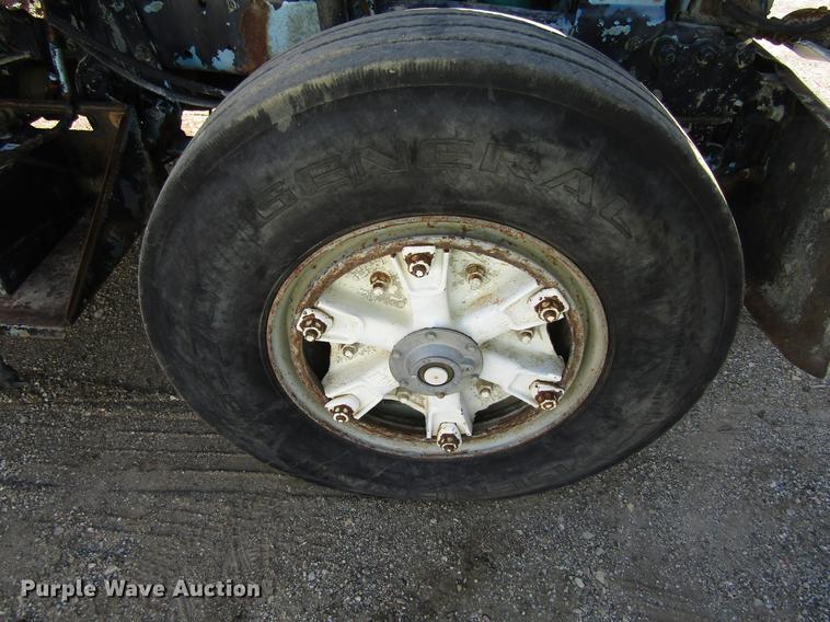 image for item EU9644 1980 Mack TT semi truck