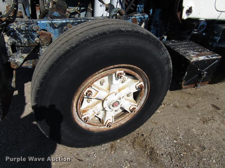 image for item EU9644 1980 Mack TT semi truck