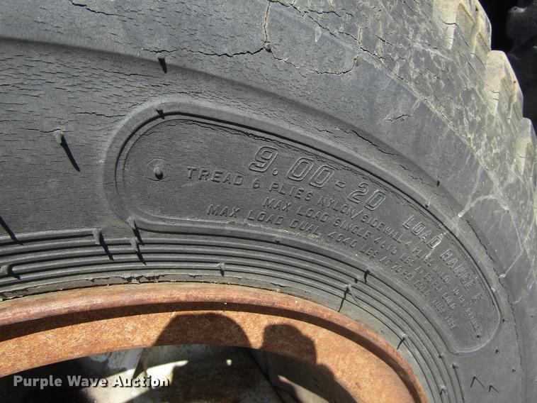 image for item EU9644 1980 Mack TT semi truck