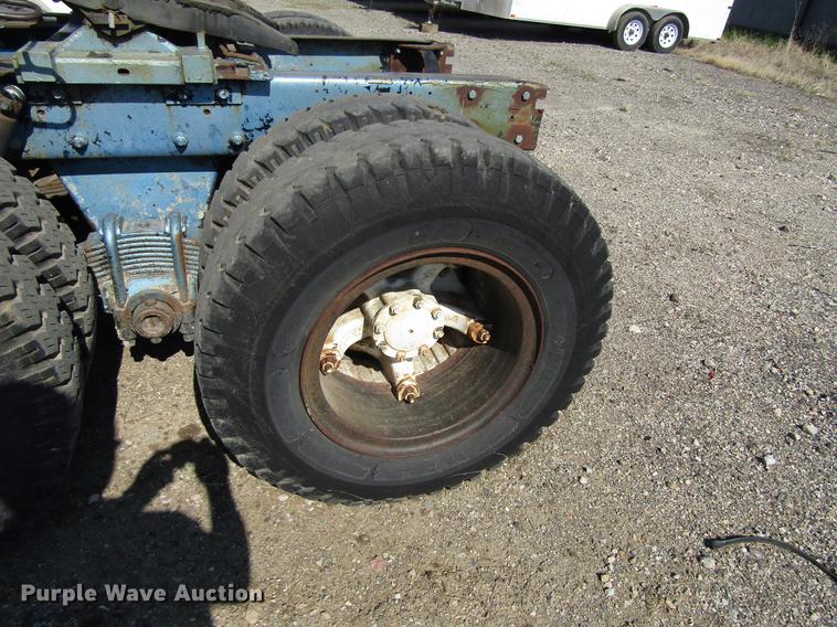 image for item EU9644 1980 Mack TT semi truck