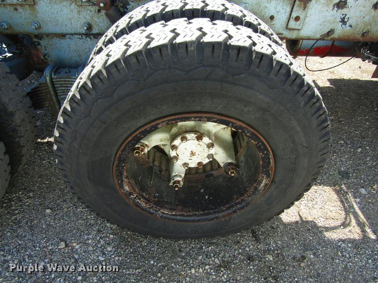 image for item EU9644 1980 Mack TT semi truck