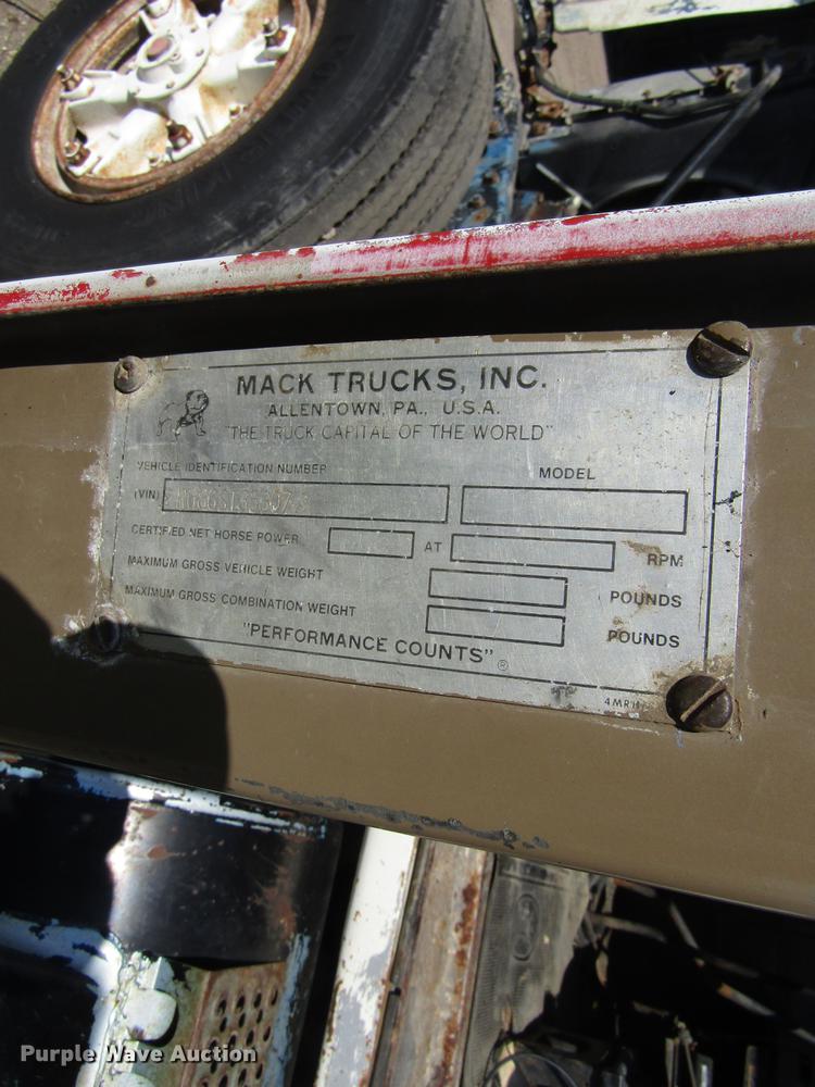 image for item EU9644 1980 Mack TT semi truck