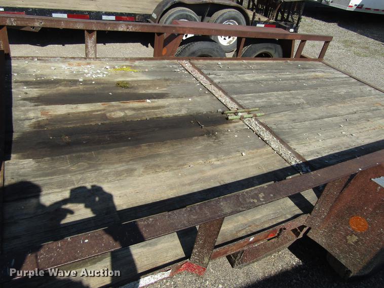 image for item EU9646 1989 Tandom utility trailer