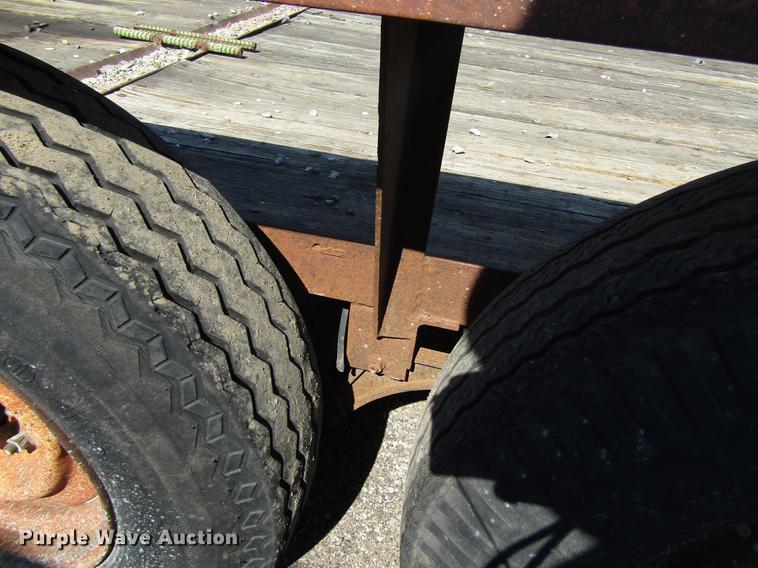 image for item EU9646 1989 Tandom utility trailer