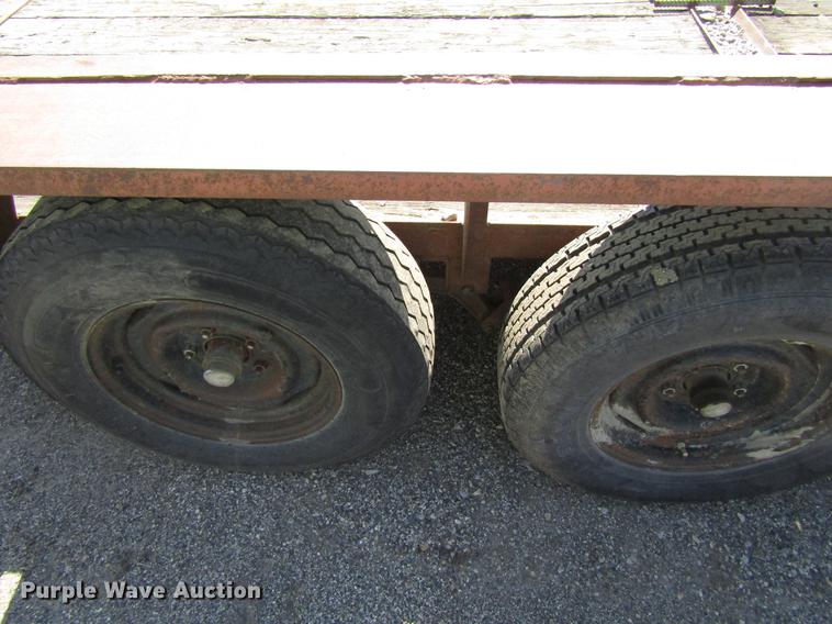 image for item EU9646 1989 Tandom utility trailer