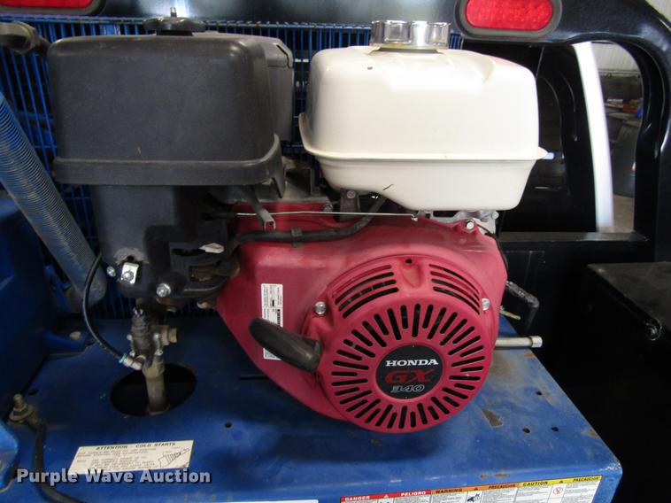 image for item EU9652 2012 Quincy QT5 air compressor