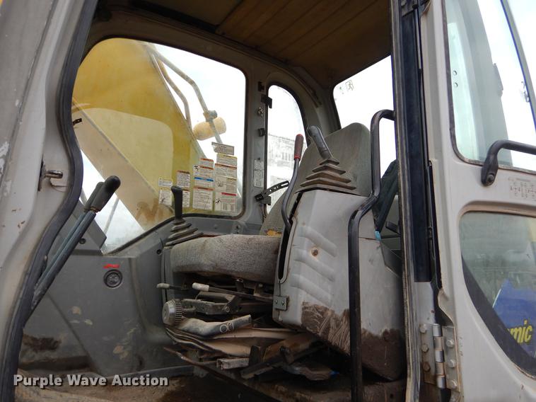 image for item EZ9848 2001 Kobelco SK210LC excavator