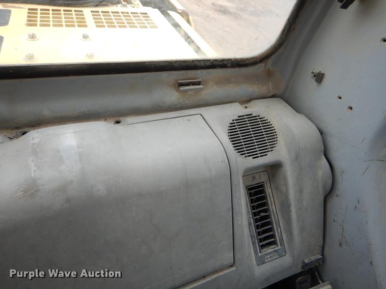 image for item EZ9848 2001 Kobelco SK210LC excavator