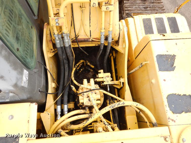 image for item EZ9848 2001 Kobelco SK210LC excavator